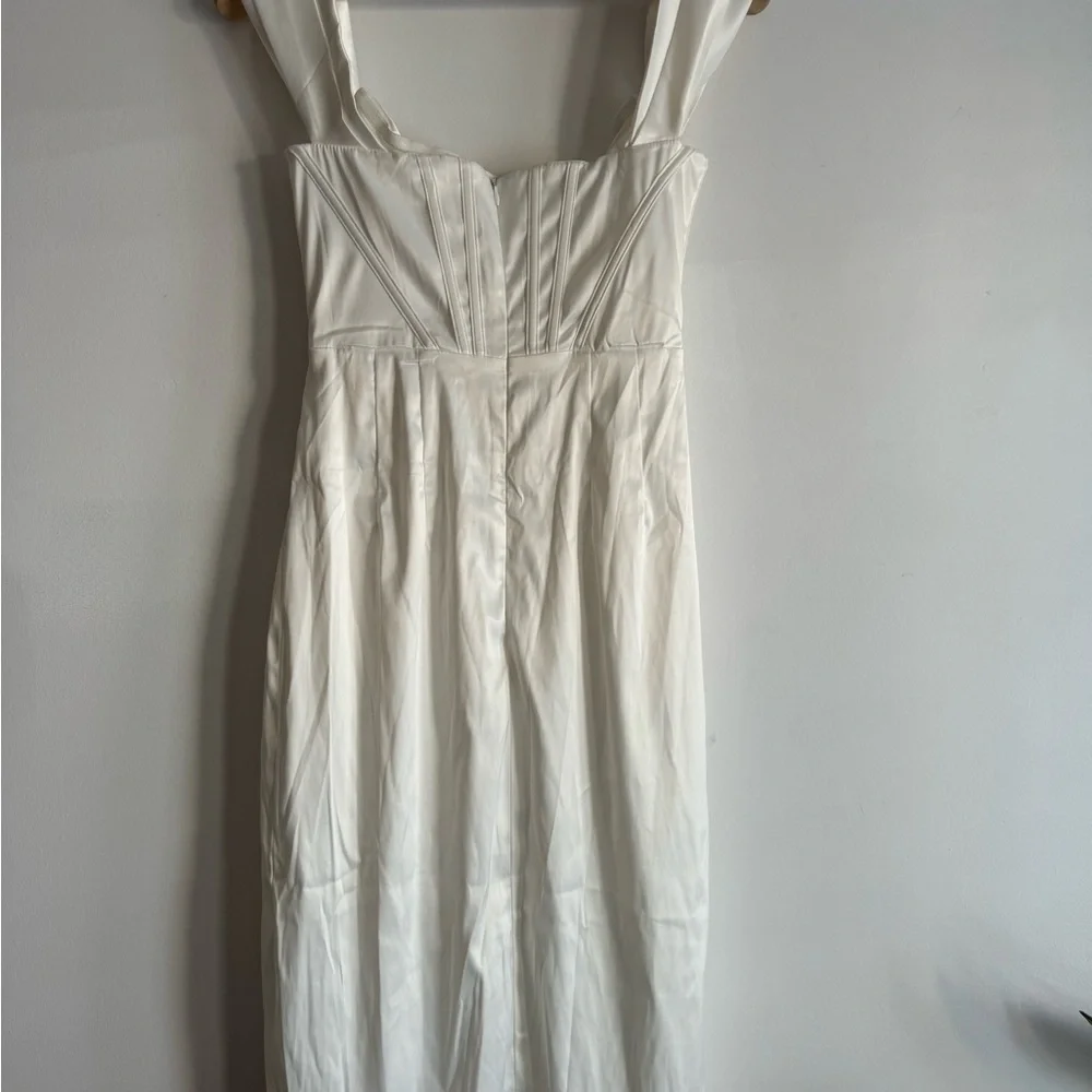 White satin corset off shoulder dress - Picture 4 of 4